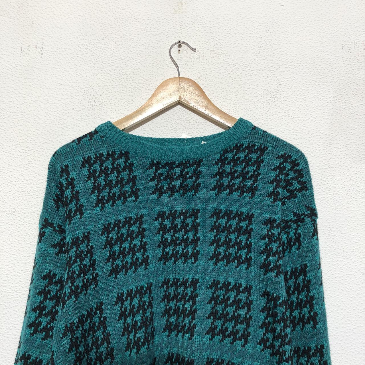 Vintage 90s Green & Black Funky Patterned Knitted Jumper - Medium