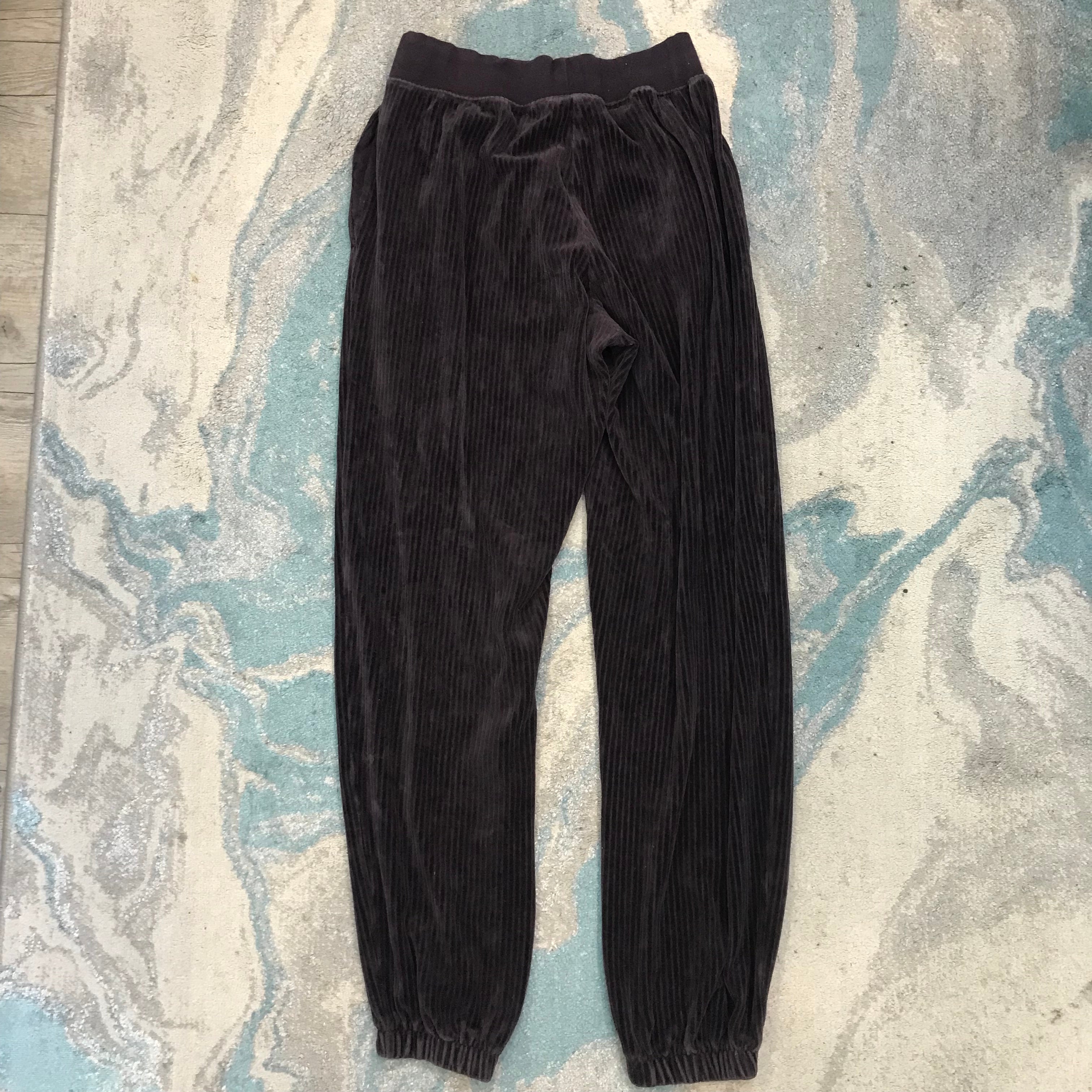 Nike velour tracksuit bottoms hot sale